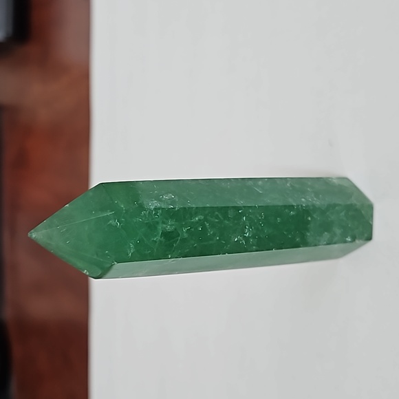 Beautiful green fluorite tower 3.5 inches - Picture 2 of 2